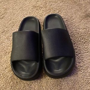 Black Pillow Slides